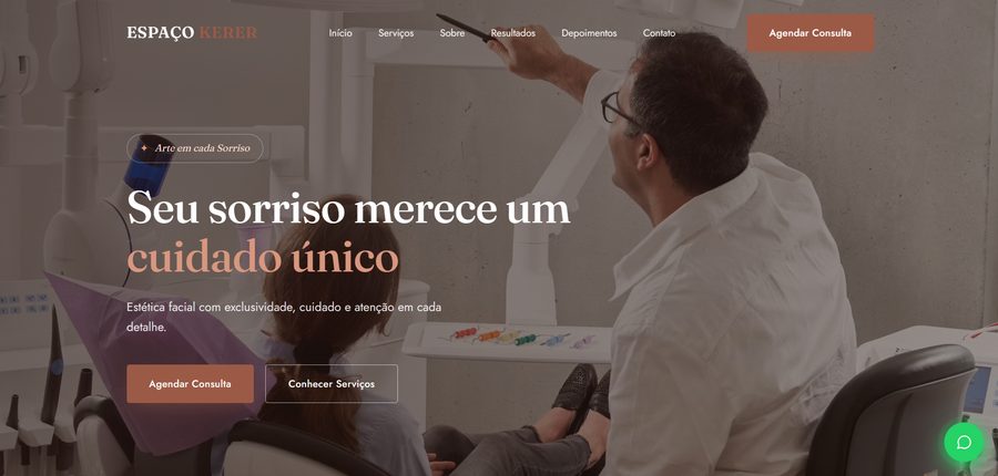 Site do Espaço Kerer com dentista atendendo uma paciente